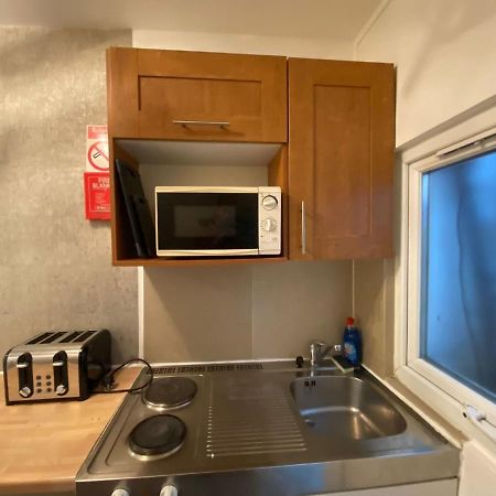 Appartement F1-Basement Studio Fits 3 Near Paddington à Londres Extérieur photo